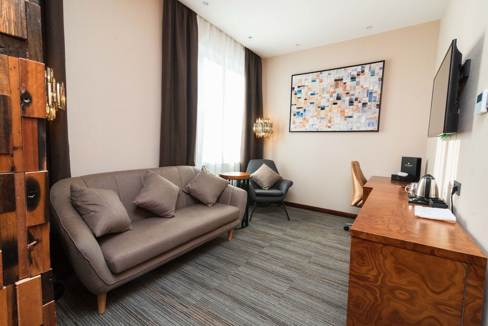 East Astana Hotel Bagian luar foto